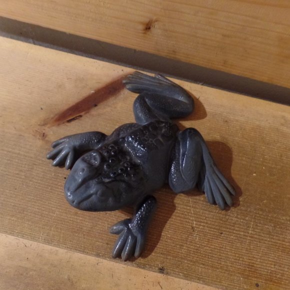 1966 Cast Iron Leaping Frog Doorstop Garden Virginia Metalcrafters - Picture 1 of 10